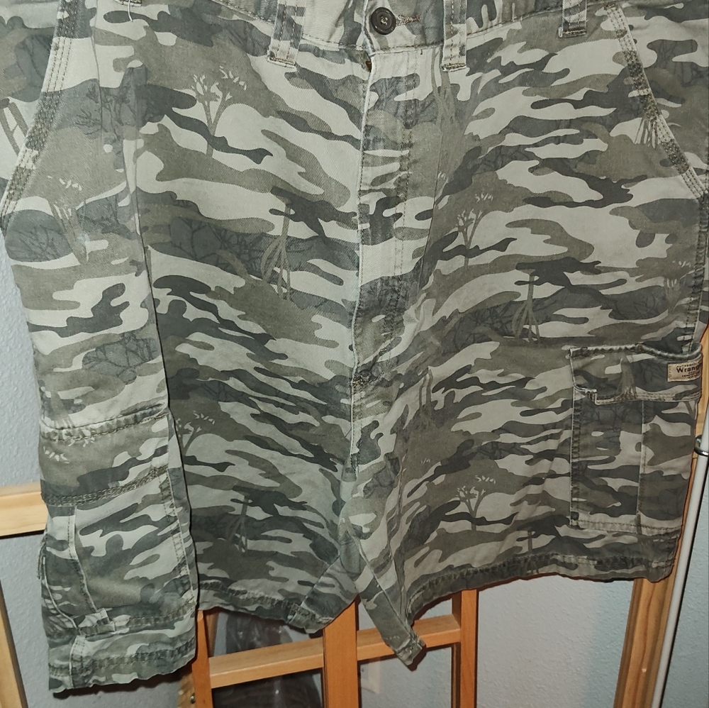 Mens Wrangler Camo Cargo Shorts